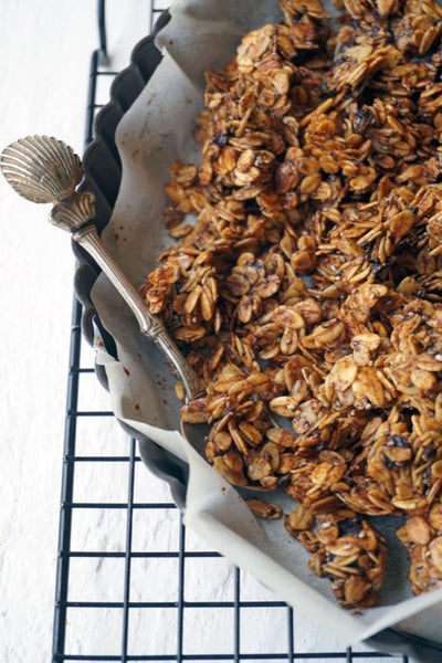 Crunchy Granola Clusters – Cinnamon & Dark Chocolate